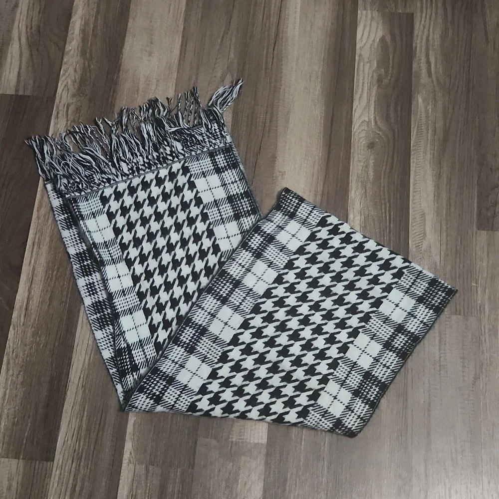 Houndstooth Alabama Scarf New Never Worn Perfect for Night Games